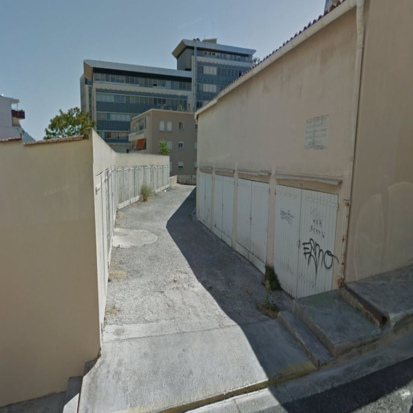 Offres de location Garage Toulon 83000